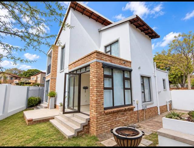 2 BEDROOM CLUSTER FOR SALE IN FOURWAYS